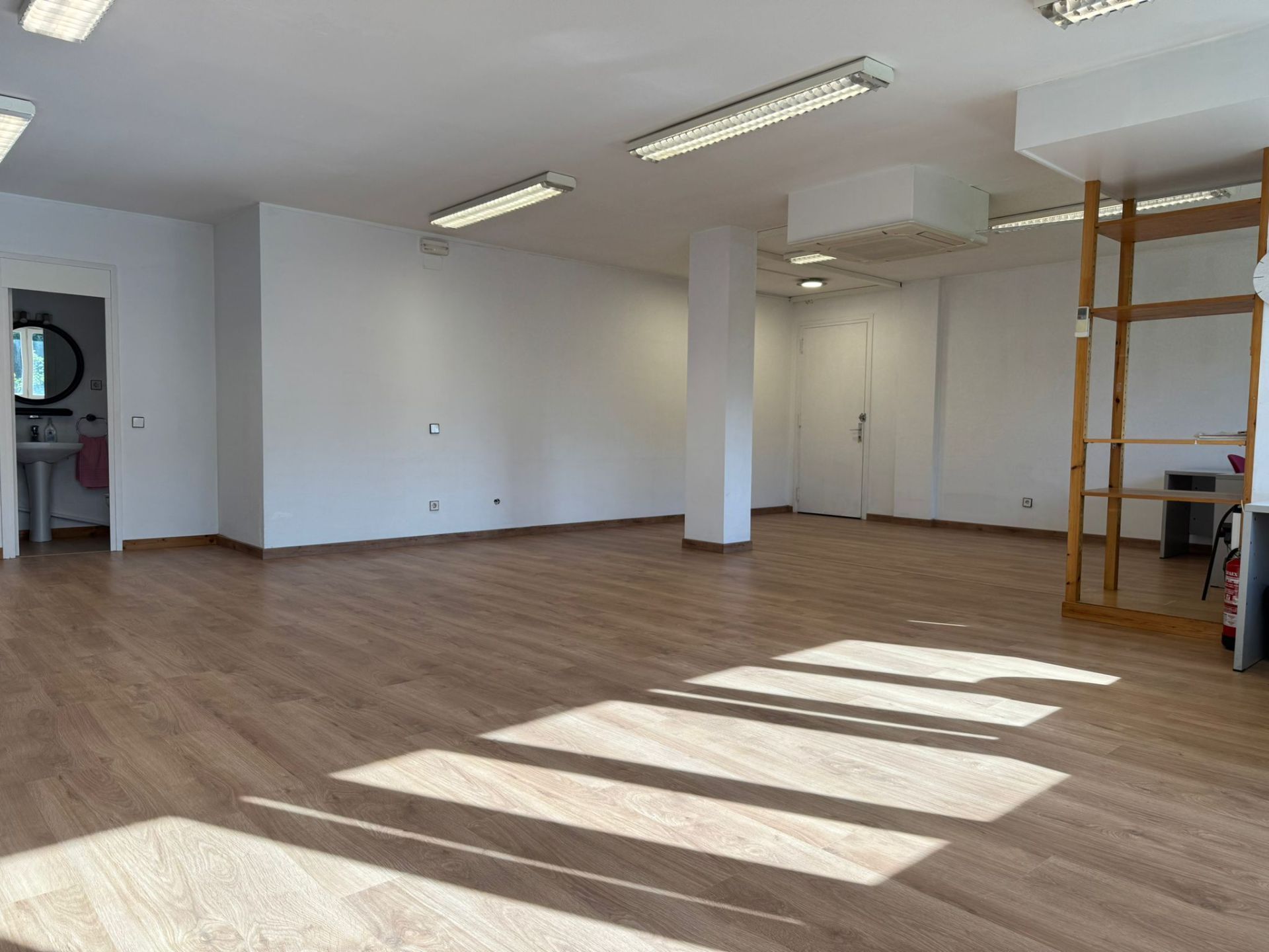 Office to rent in Igualada  with Air Conditioner