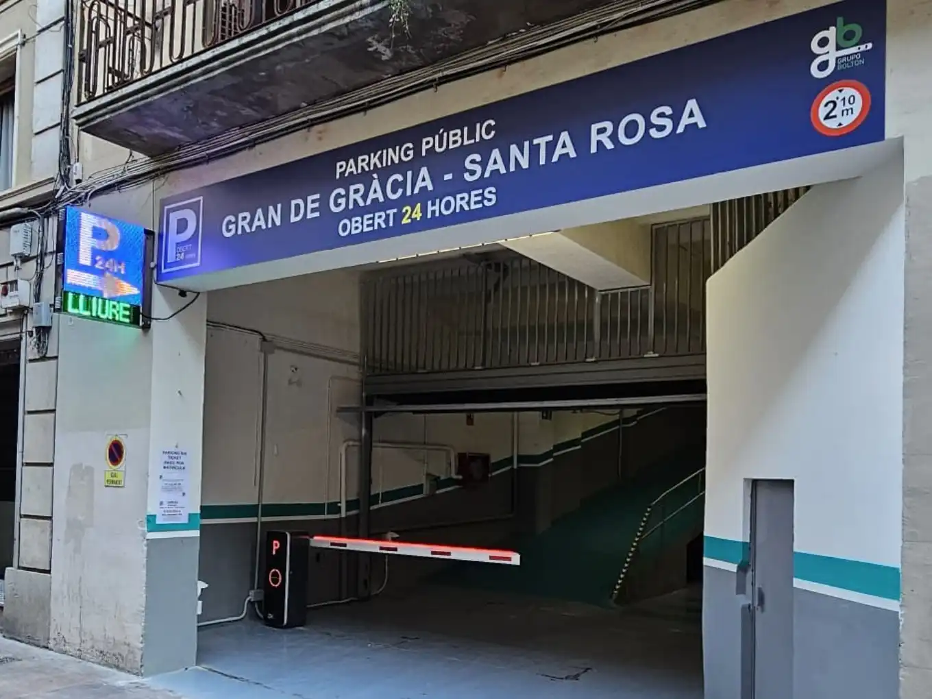 Aparcament de Garatge de lloguer en Barcelona amb Alarma