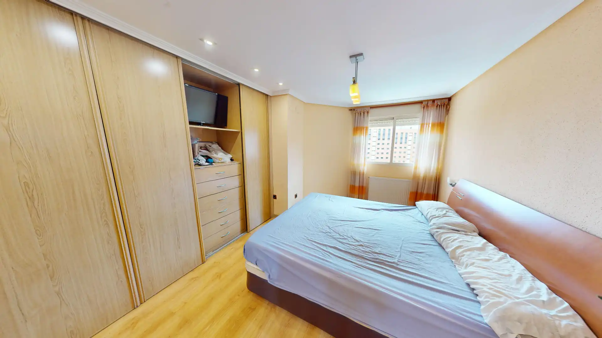Habitación de Piso en venta en Alicante / Alacant con Aire acondicionado, Calefacción y Terraza
