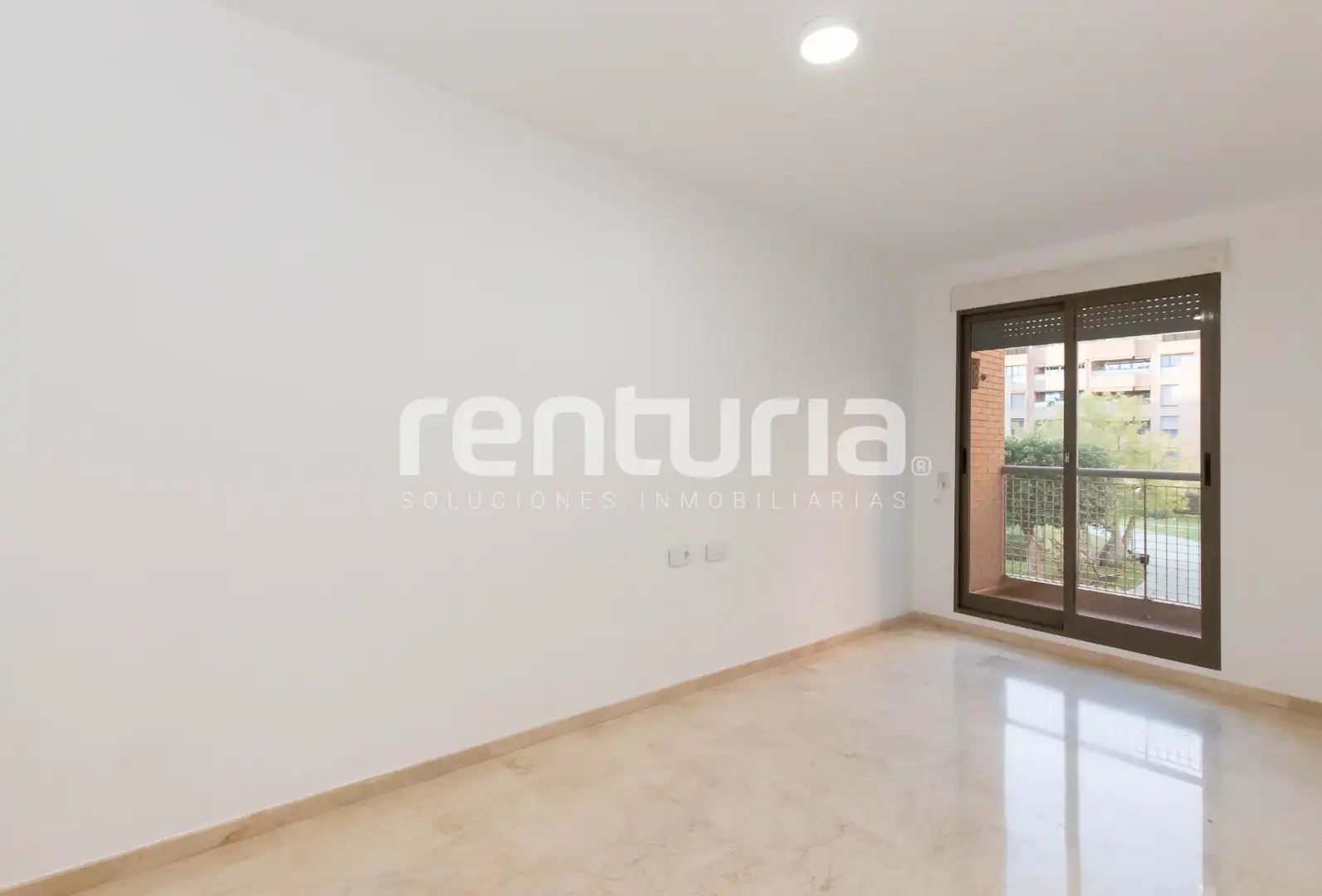 Habitación de Piso en venta en Valencia con Aire acondicionado, Calefacción y Jardín privado