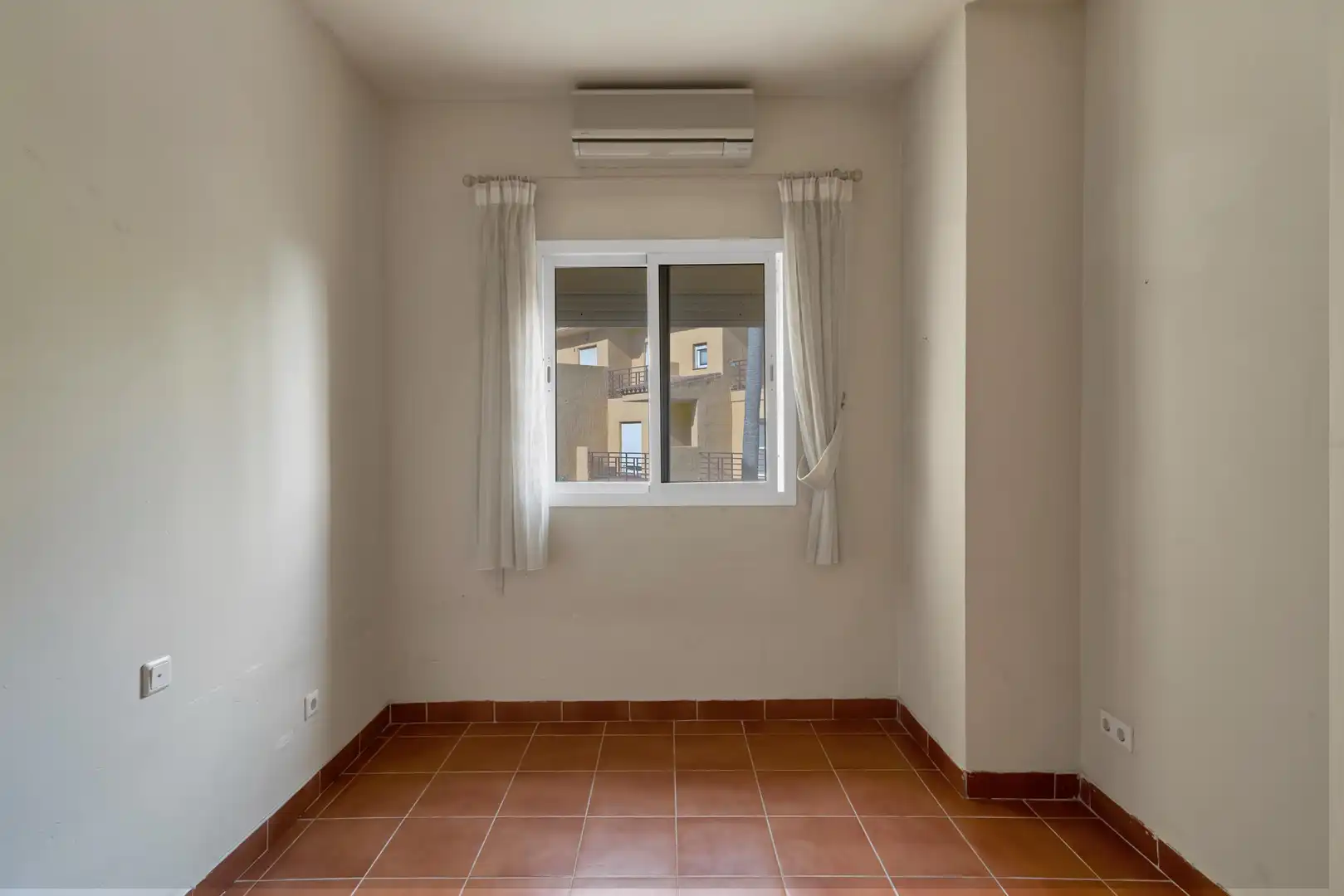 Terraza de Casa adosada en venta en Estepona con Aire acondicionado, Calefacción y Jardín privado