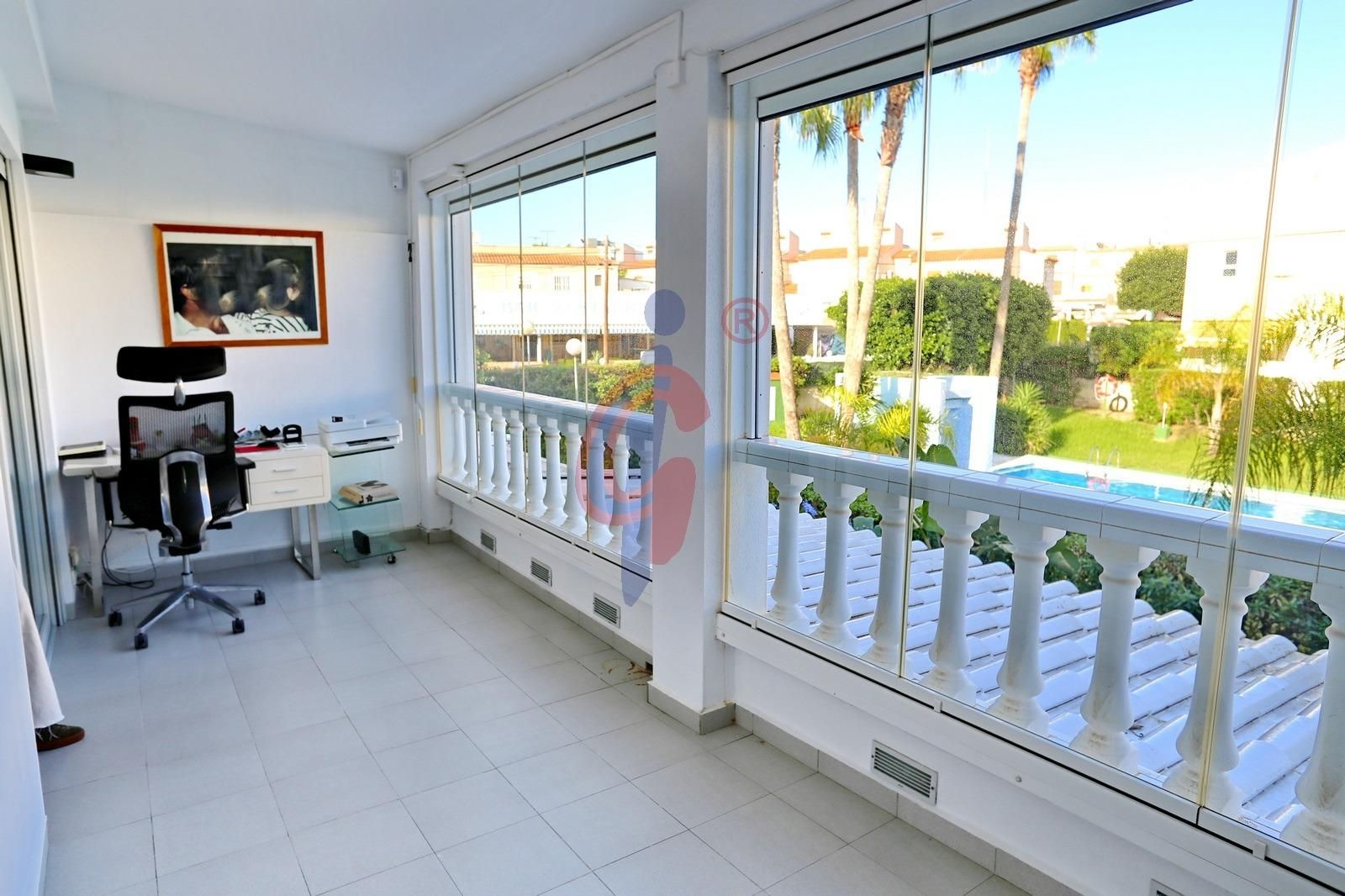 House or chalet for sale in Guardamar del Segura  with Air Conditioner, Private garden and Terrace