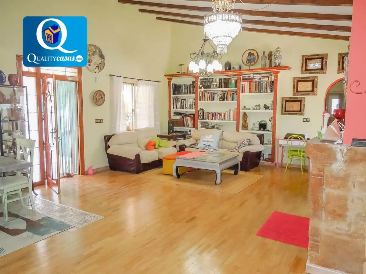 Sala d'estar de Casa o xalet en venda en Alicante / Alacant amb Aire condicionat, Calefacció i Terrassa