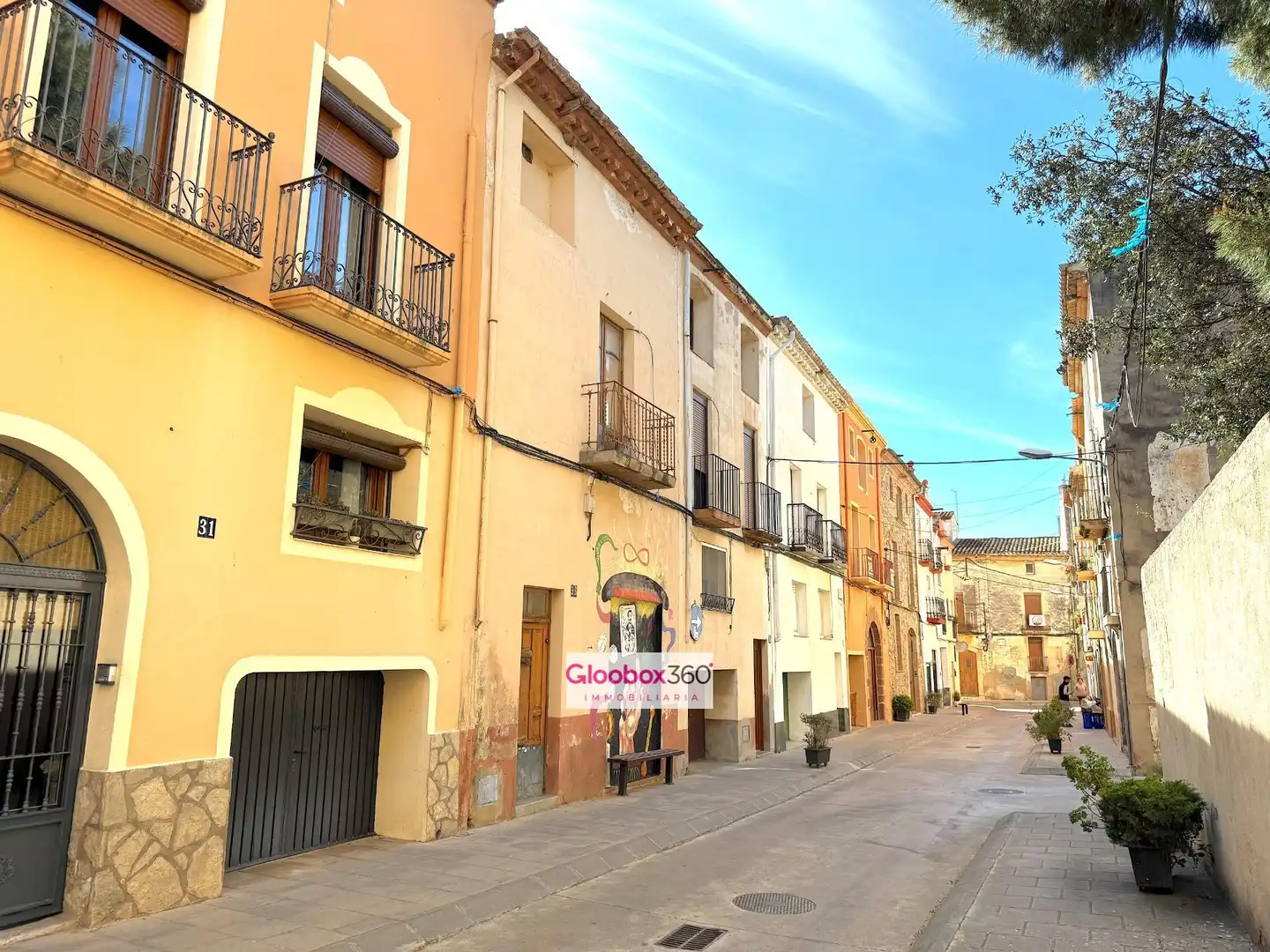 Vista exterior de Casa o chalet en venta en Montbrió del Camp con Amueblado, Balcón y Alarma