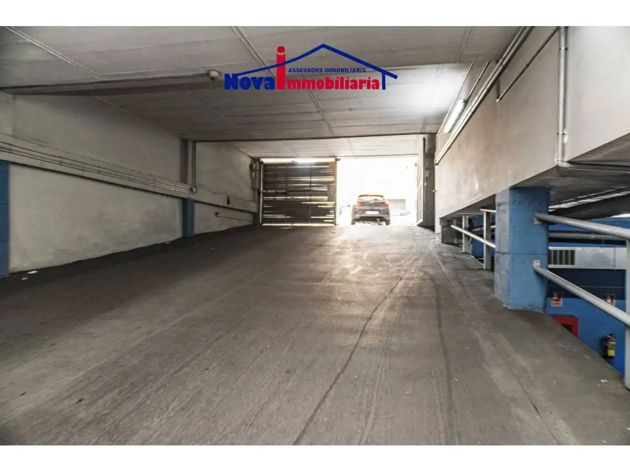 Parking with lift for sale in Calle Carles Altés, imagen 9
