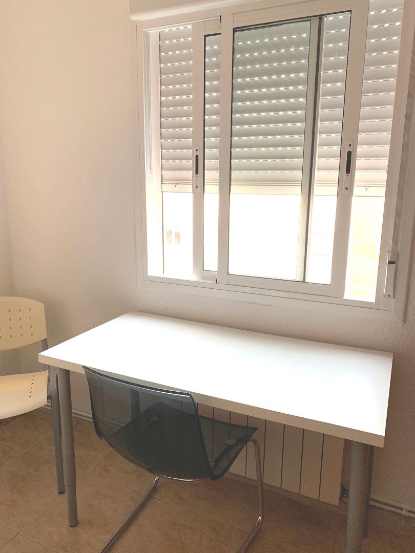 Bedroom of Flat to rent in  Zaragoza Capital  with Heating, Furnished and Oven