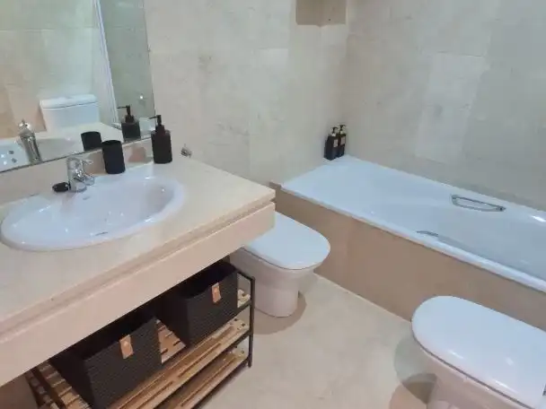 Bathroom of Flat for rent in Cruz de Humilladero