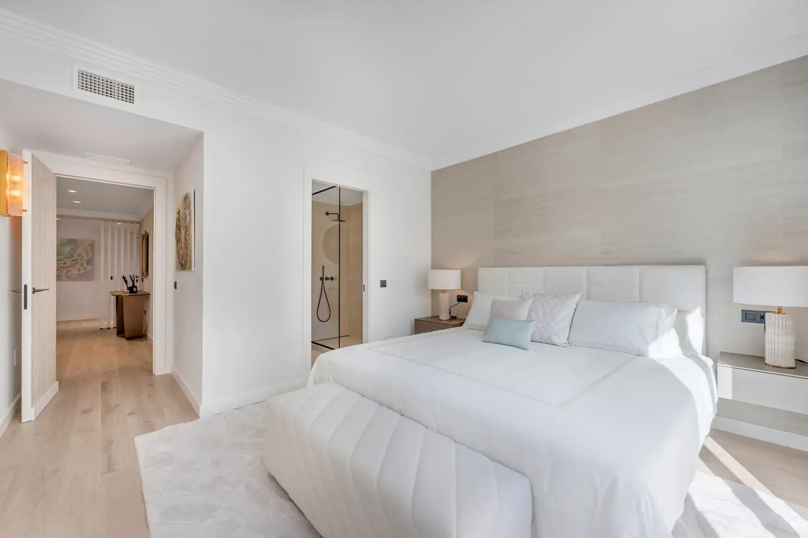 Dormitori de Apartament en venda en Marbella amb Aire condicionat, Terrassa i Piscina