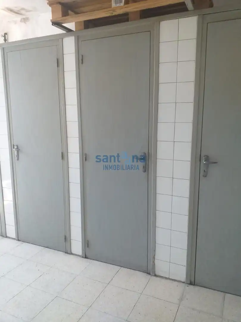 Badezimmer von Fabrikhallen zur Miete in León Capital 