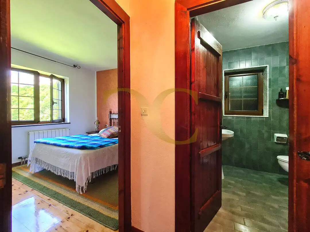 Habitación de Casa o chalet en venta en Caso con Calefacción, Jardín privado y Terraza