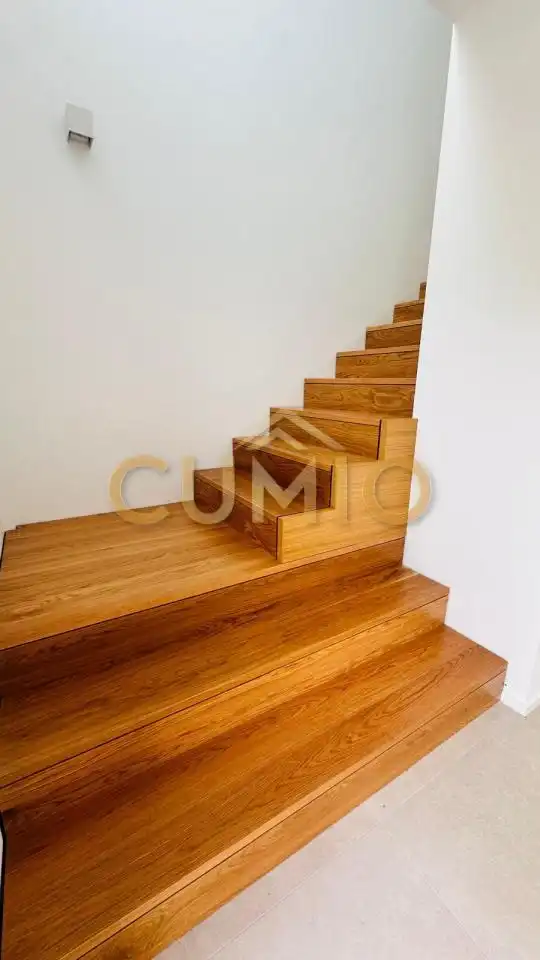 Einfamilien-Reihenhaus zum Verkauf in Nigrán mit Heizung, Privatgarten und Terrasse