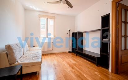Bedroom of Flat for sale in  Madrid Capital  with Heating and Furnished
