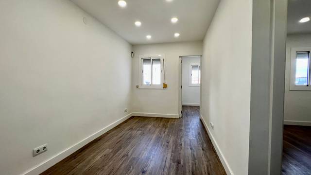 Piso en Venta en Carrer de Pere Pelegrí en Can Serra