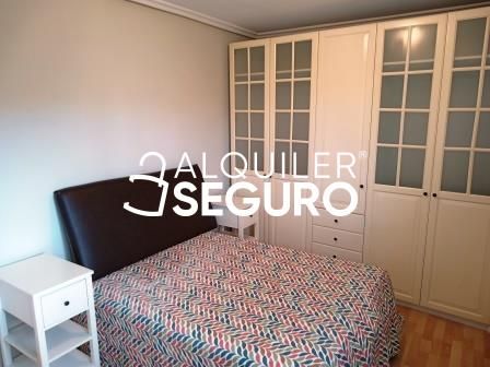 Habitación de Piso de alquiler en Vitoria - Gasteiz con Calefacción y Amueblado