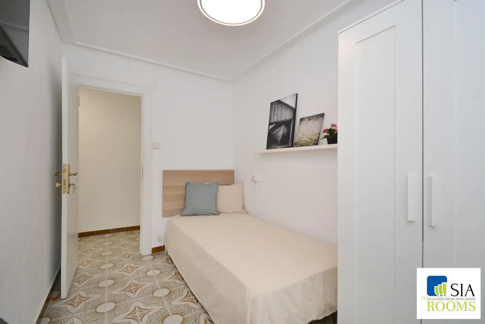 Habitación de Piso para compartir en Zaragoza con Calefacción, Terraza y Amueblado