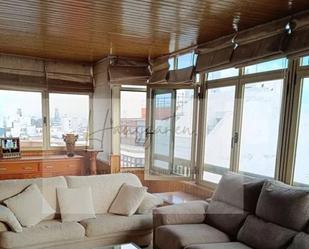Sala d'estar de Àtic en venda en Las Palmas de Gran Canaria amb Moblat
