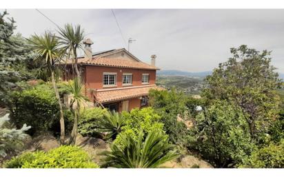 Vista exterior de Casa o xalet en venda en Vilanova del Vallès amb Aire condicionat, Terrassa i Piscina