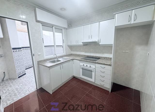 Piso en Alquiler en C. Pizarro en El Castillo - San Roque - El Carmen