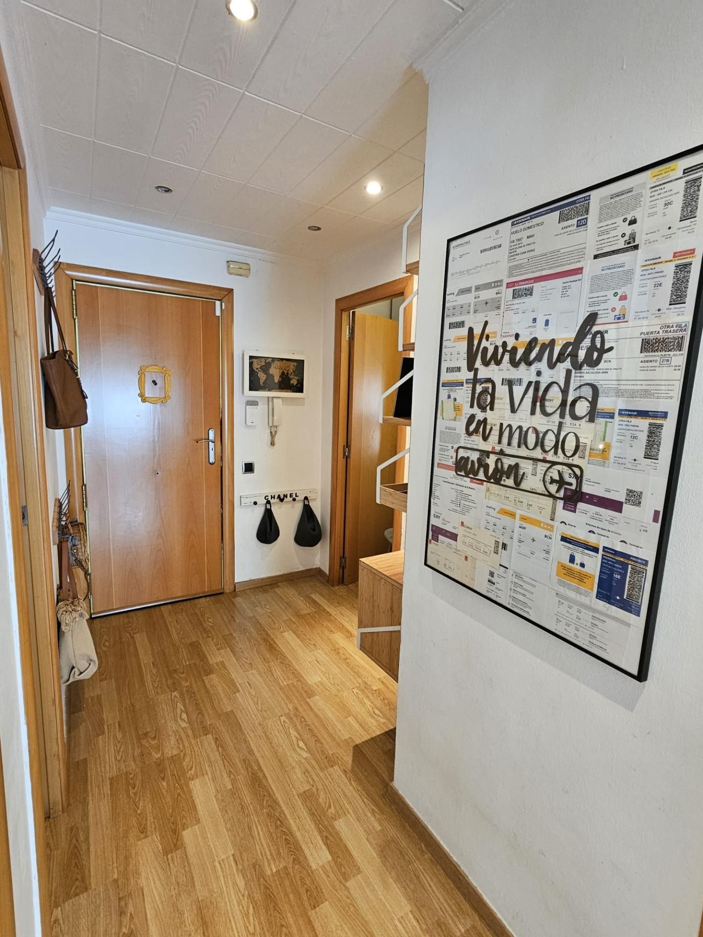 Pis en venda a Paseo SANTA COLOMA, Baró de Viver