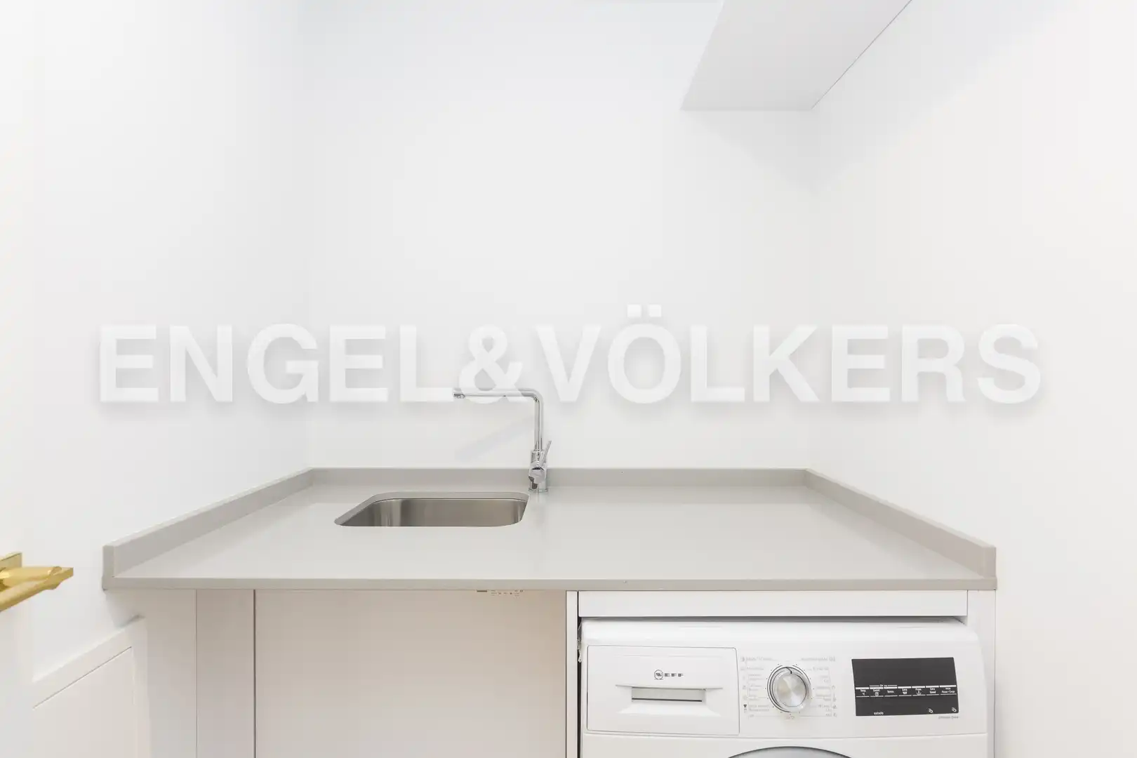 Kitchen of Flat for rent in Madrid  with Air Conditioner, Heating and Storage room