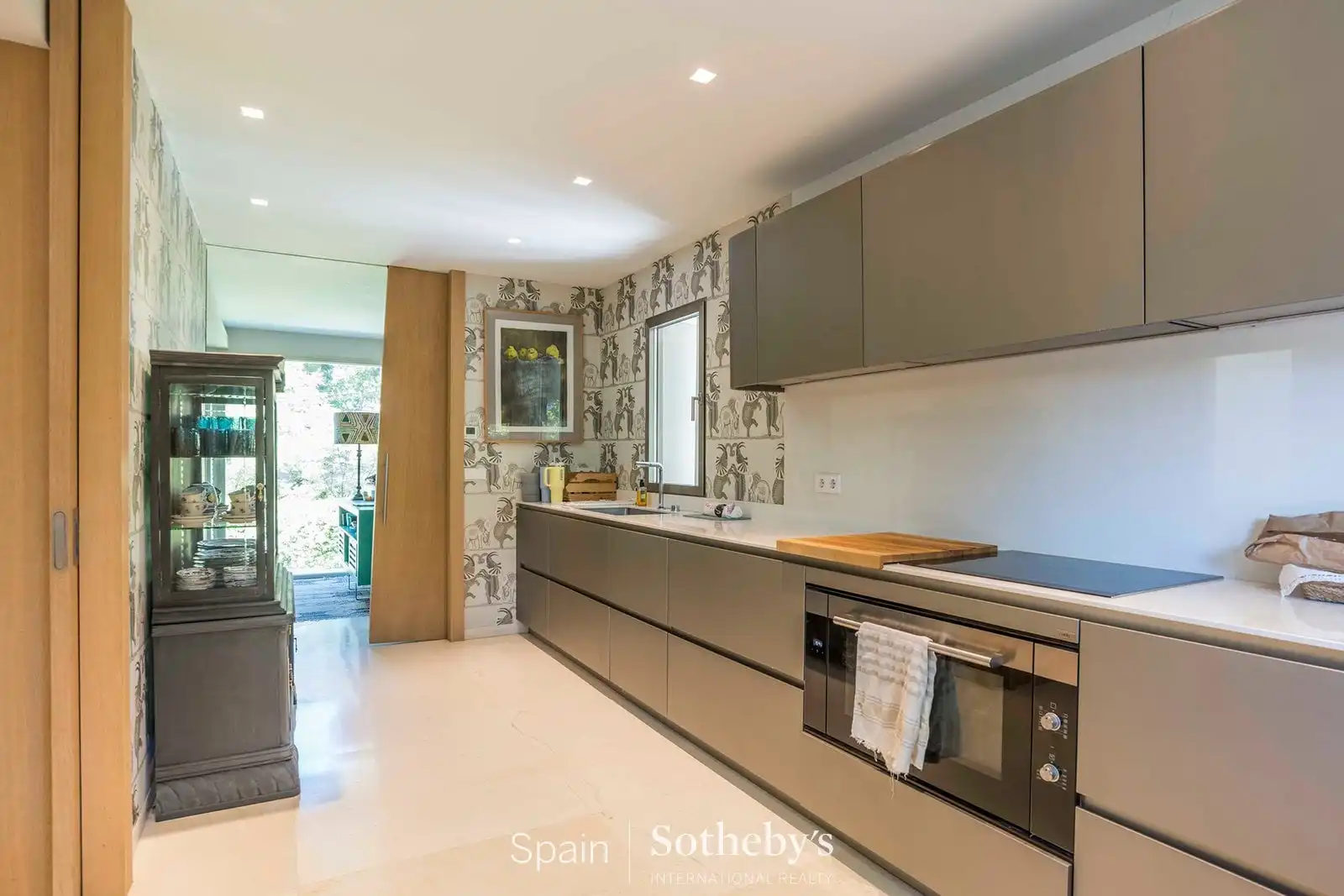 Cocina de Casa adosada en venta en Madrid con Aire acondicionado, Calefacción y Jardín privado