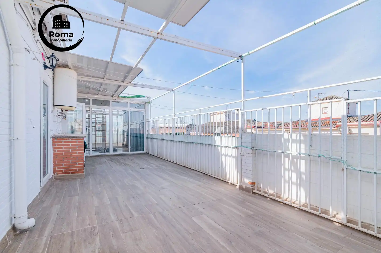 Piso con ascensor en venta en Calle Calle Arabial