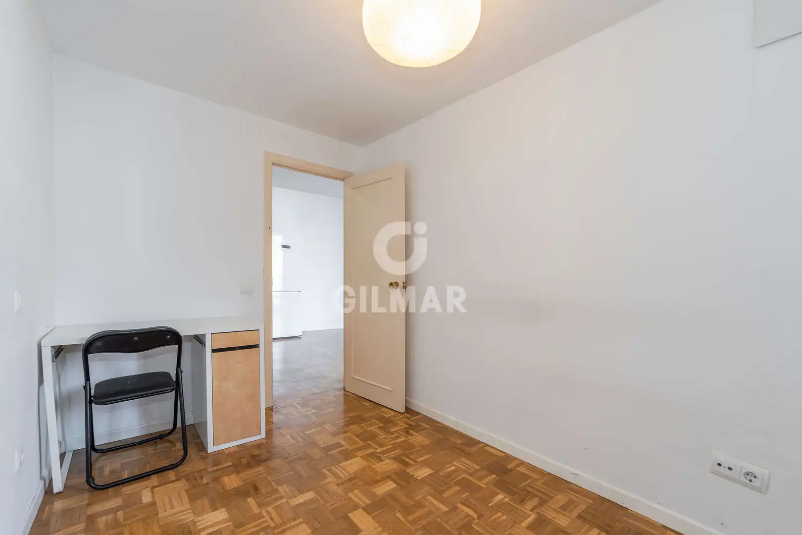 Habitación de Piso en venta en Madrid con Calefacción, Piscina y Balcón