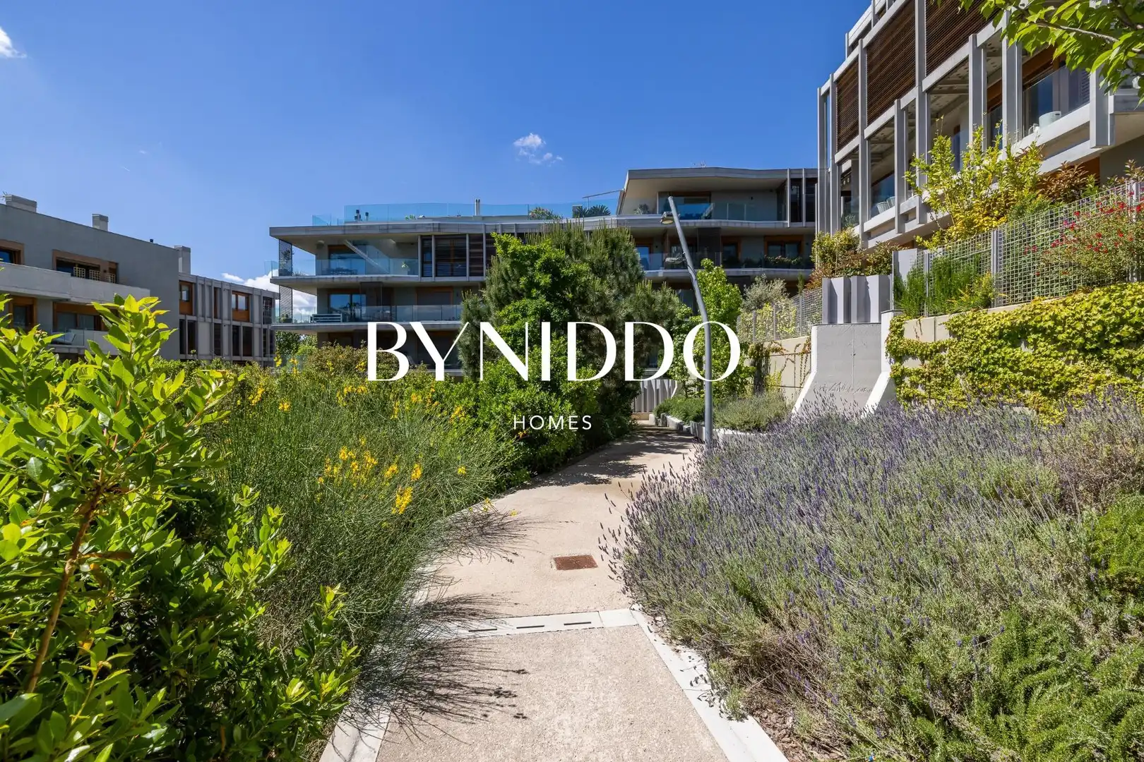 Vista exterior de Planta baixa en venda en Sant Cugat del Vallès amb Aire condicionat, Calefacció i Jardí privat