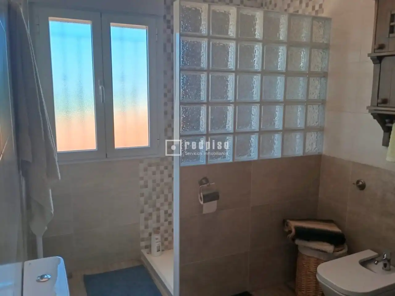 Baño de Casa o chalet en venta en Cedillo del Condado con Calefacción, Jardín privado y Terraza
