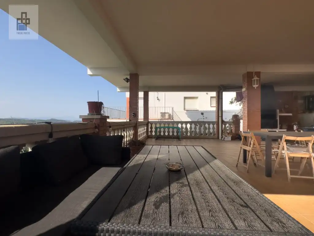 Terraza de Casa o chalet en venta en Torrelles de Llobregat