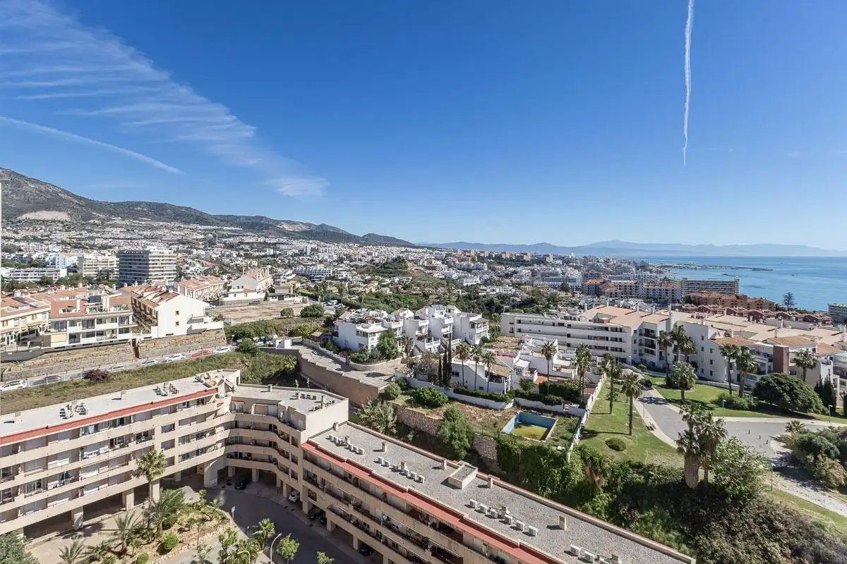 Vista exterior de Pis en venda en Benalmádena amb Aire condicionat, Terrassa i Traster