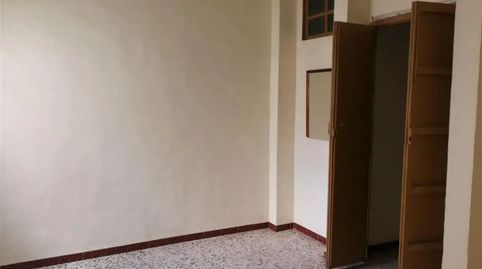 Foto 2 de Casa adosada en venta en Calle Linares, 47, Puente Genil, Córdoba