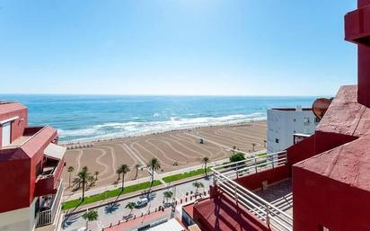 Vista exterior de Àtic de lloguer en Gandia amb Aire condicionat, Terrassa i Balcó