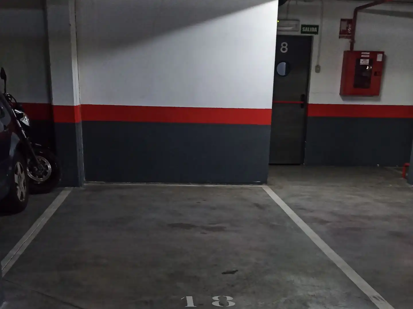 Parkplatz von Garage zur Miete in Usera