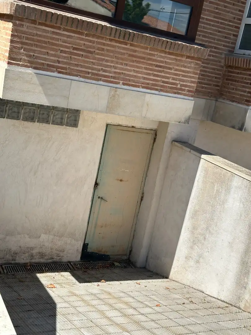 Vista exterior de Casa adosada en venda en Traspinedo amb Calefacció i Terrassa