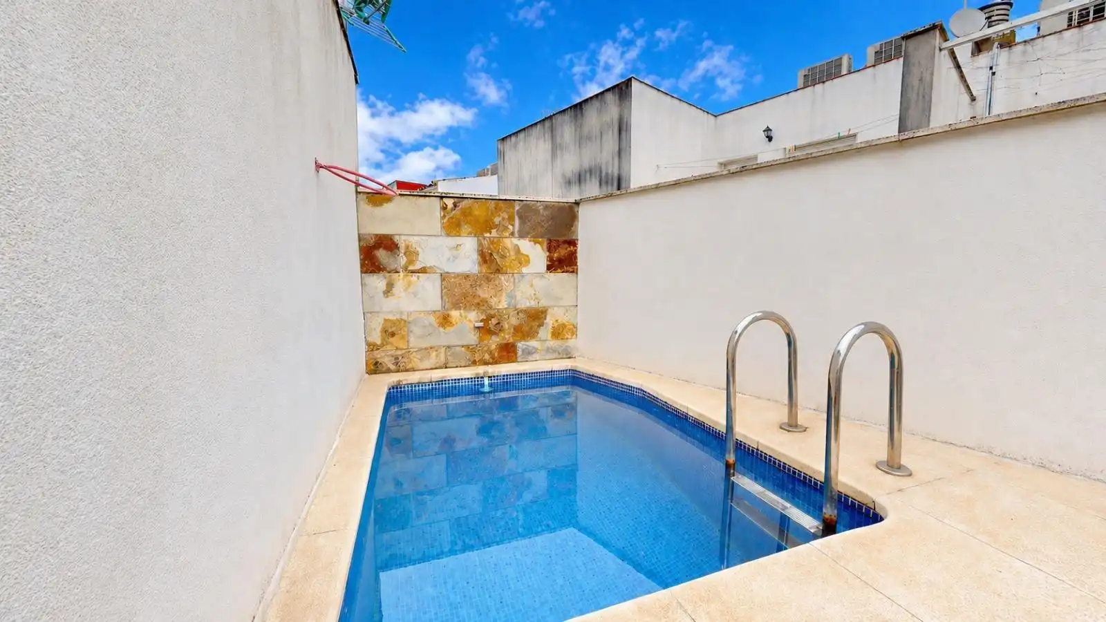 Piscina de Casa o xalet en venda en Villafranca de Córdoba amb Aire condicionat, Terrassa i Traster