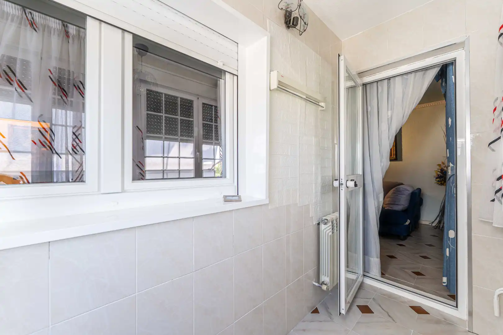 Bathroom of Flat for sale in Madrid  with Heating, Terrace and Furnished