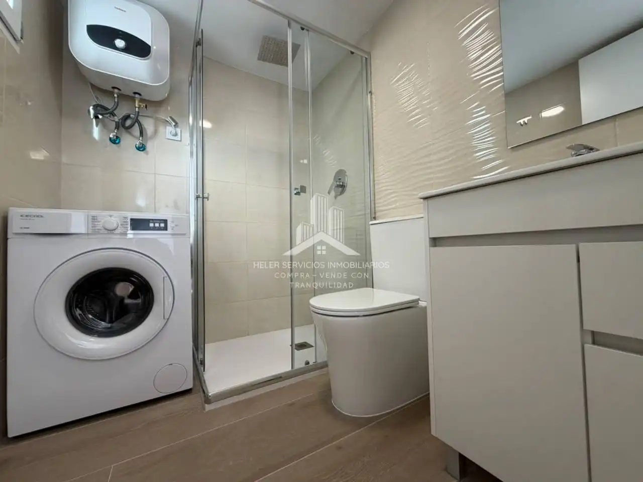 Bathroom of Flat for rent in Vila-real  with Air Conditioner, Parquet flooring and Terrace