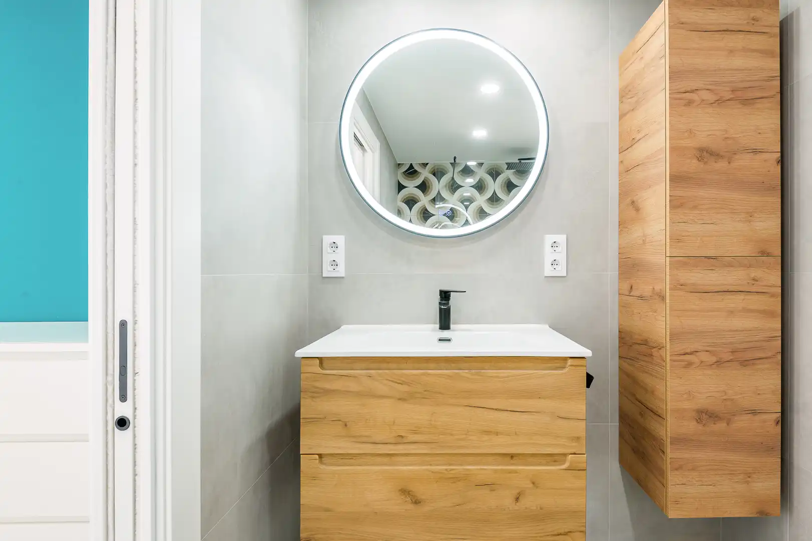 Baño de Piso en venta en Alicante / Alacant con Aire acondicionado, Terraza y Amueblado