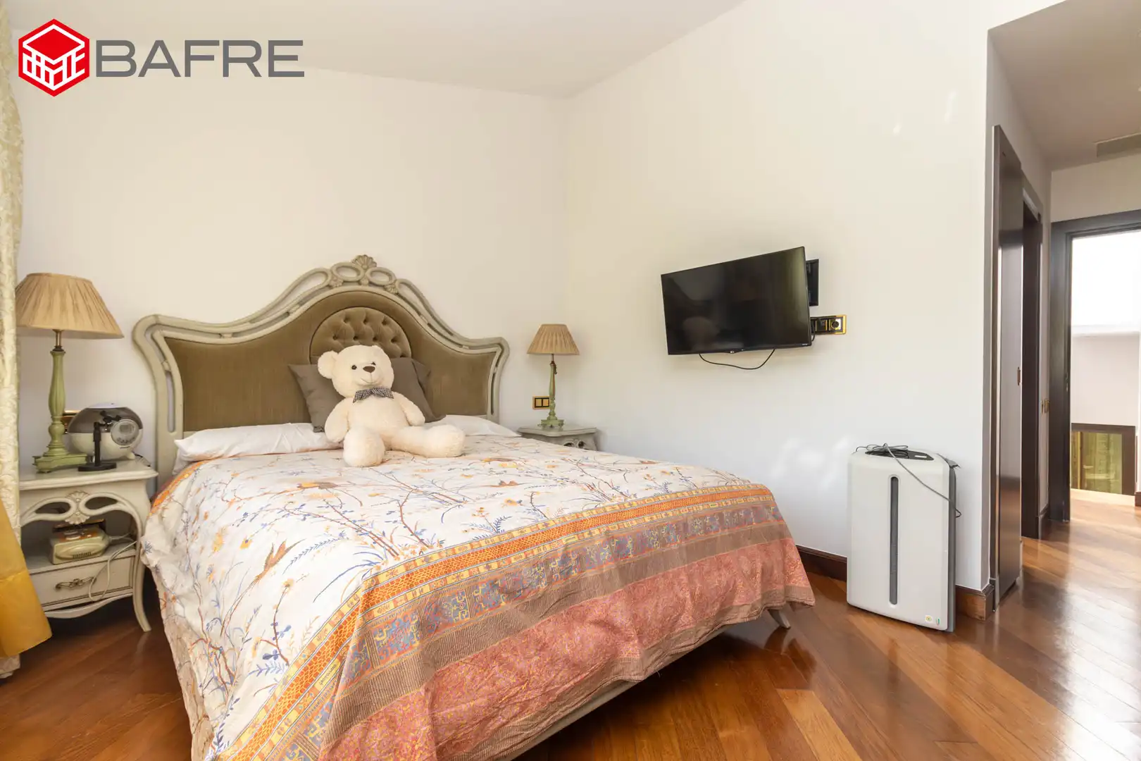 Bedroom of Houses for sale in Pozuelo de Alarcón  with Air Conditioner, Private garden and Storage room