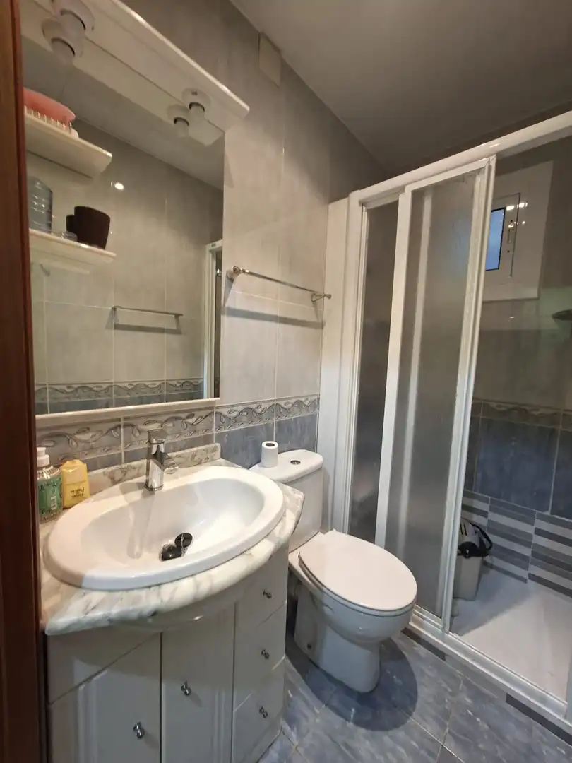 Bany de Pis en venda en L'Hospitalet de Llobregat amb Calefacció i Traster