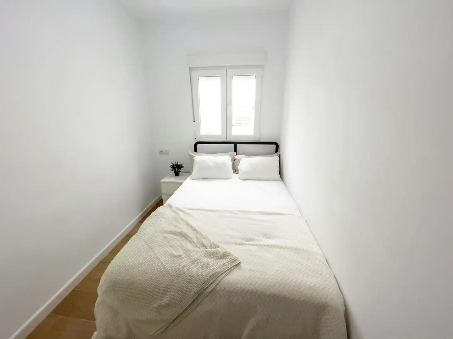 Dormitori de Pis per a compartir en  Sevilla Capital amb Aire condicionat, Moblat i Rentadora