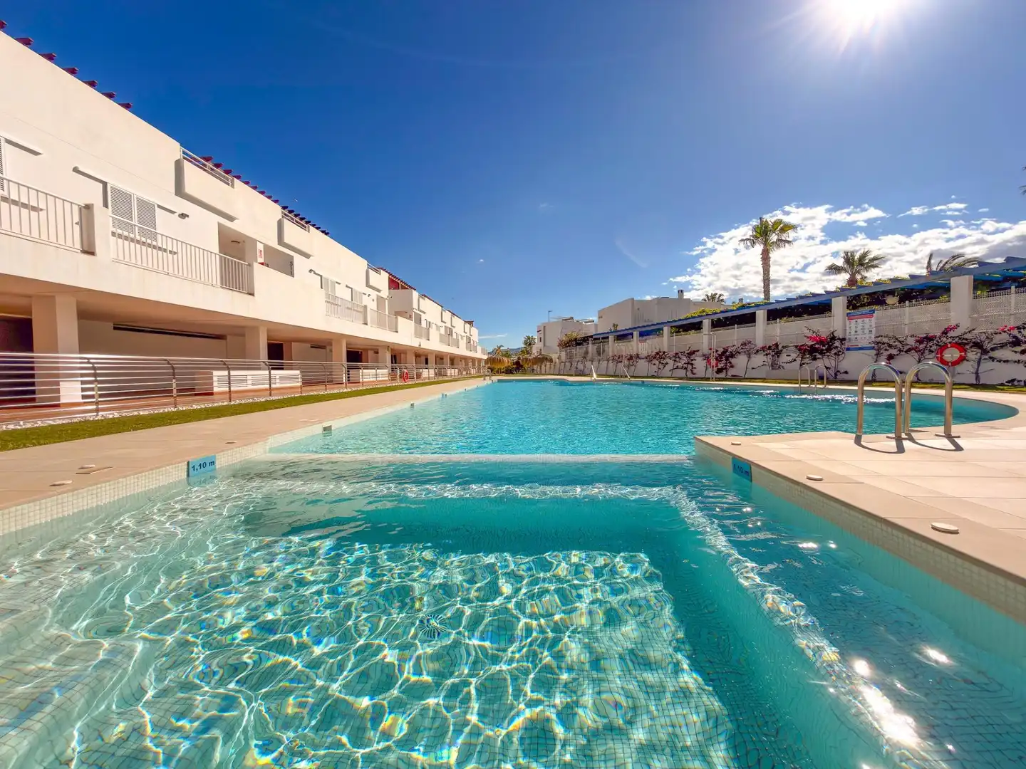 Piscina de Ático en venta en Mojácar con Aire acondicionado, Calefacción y Jardín privado