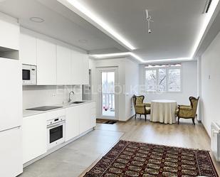 Cuina de Apartament de lloguer en  Madrid Capital amb Aire condicionat, Calefacció i Terrassa