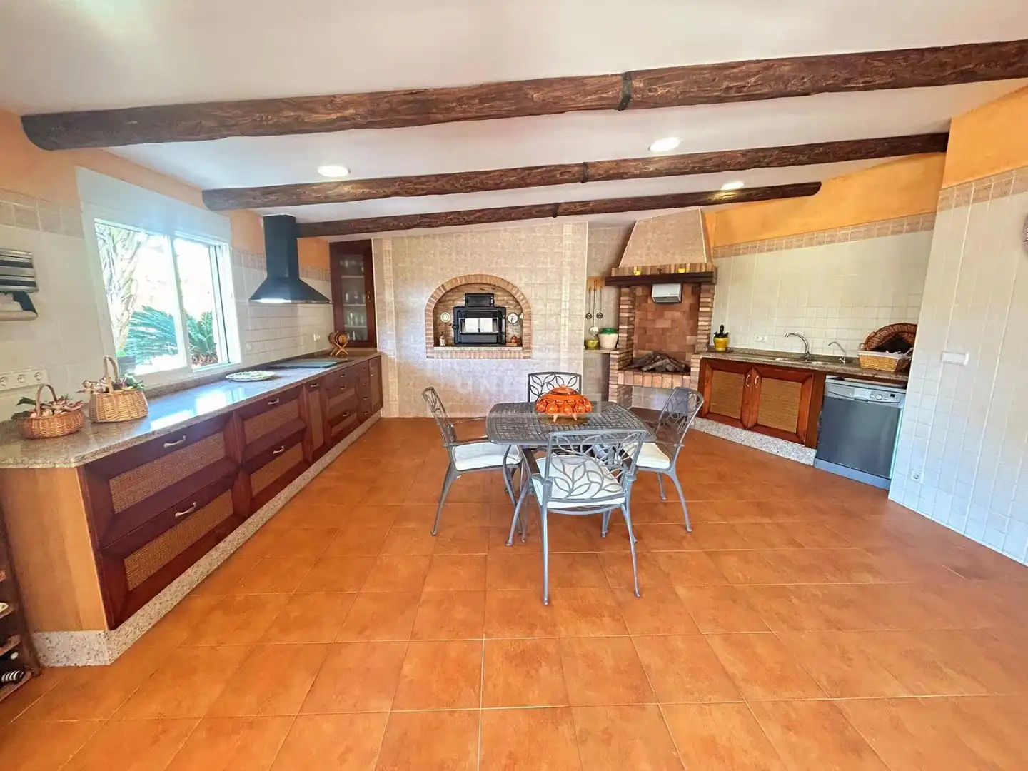 Cuina de Casa o xalet en venda en Alicante / Alacant amb Aire condicionat, Jardí privat i Terrassa