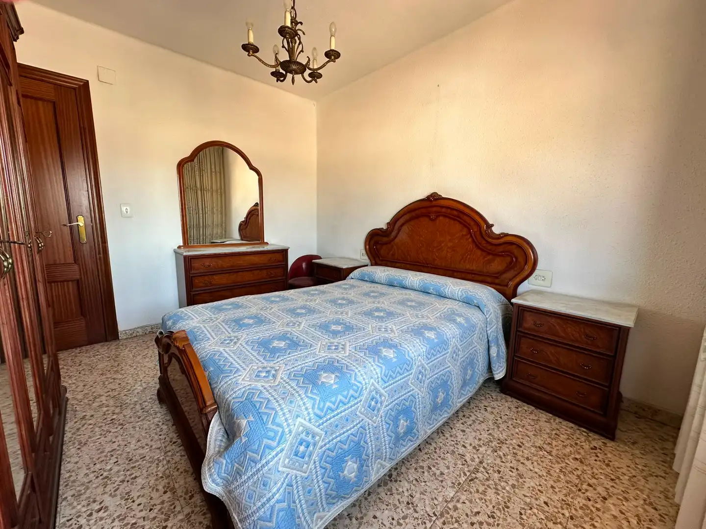 Habitación de Piso en venta en Valencia con Amueblado, Horno y Balcón