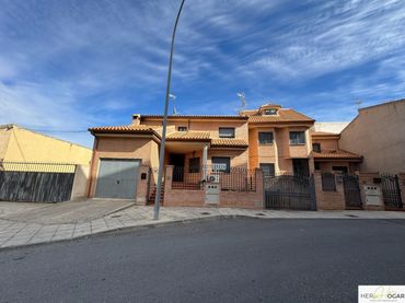 Villa à vendre à Argés