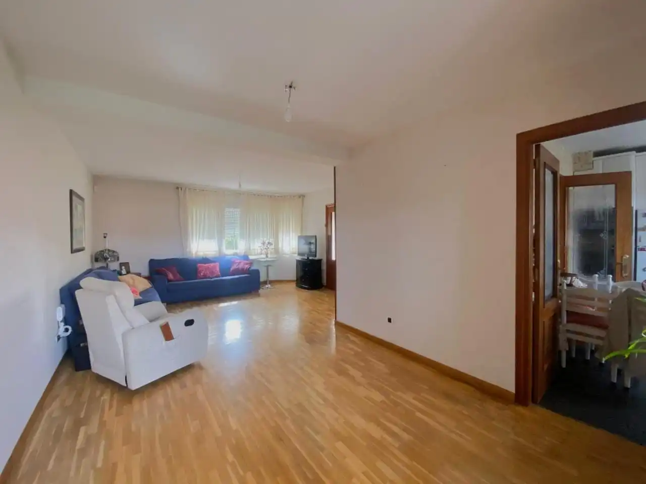 Sala d'estar de Casa o xalet en venda en Sariegos amb Calefacció i Parquet
