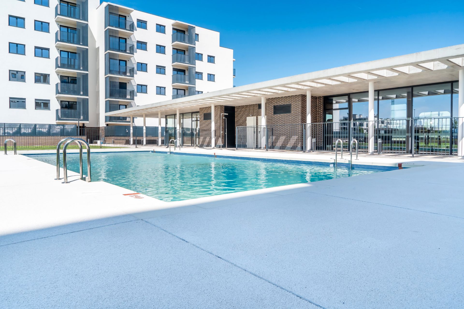 Swimming pool of Flat to rent in Alcalá de Henares  with Air Conditioner, Terrace and Storage room