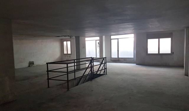 Local comercial en Alquiler en  AVENIDA ALFONSO XIII, 364 en Llefià